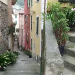 In Tipico Carugio Ligure * Monterosso al Mare