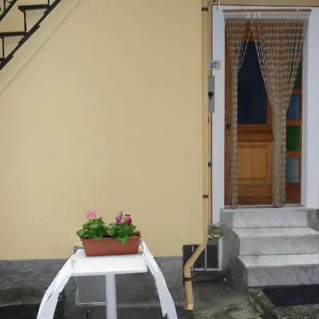 Apartment In Tipico Carugio Ligure Monterosso al Mare