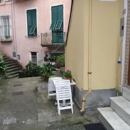Apartment In Tipico Carugio Ligure Monterosso al Mare