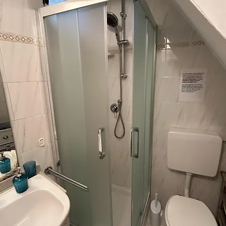 In Tipico Carugio Ligure Apartment *