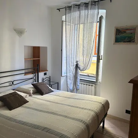 Apartment In Tipico Carugio Ligure Monterosso al Mare
