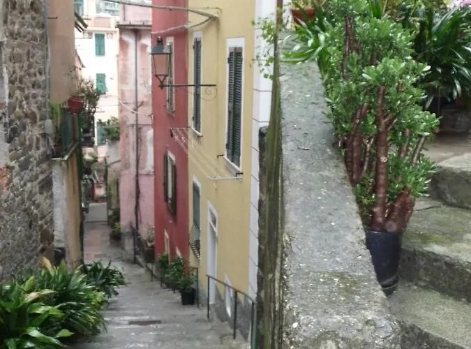 In Tipico Carugio Ligure * Monterosso al Mare